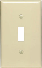 Leviton PJ1-I Wallplate, 4-7/8 in L, 3-1/8 in W, 1 -Gang, Nylon, Ivory